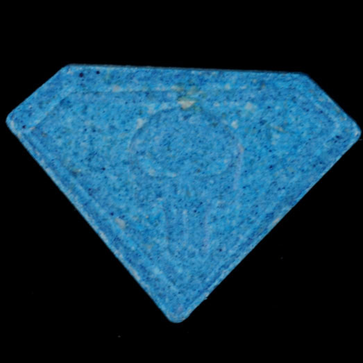 Punisher: hochdosiertes MDMA verunreinigt mit M-alpha-HMCA, 23.05.2023 (Berlin)